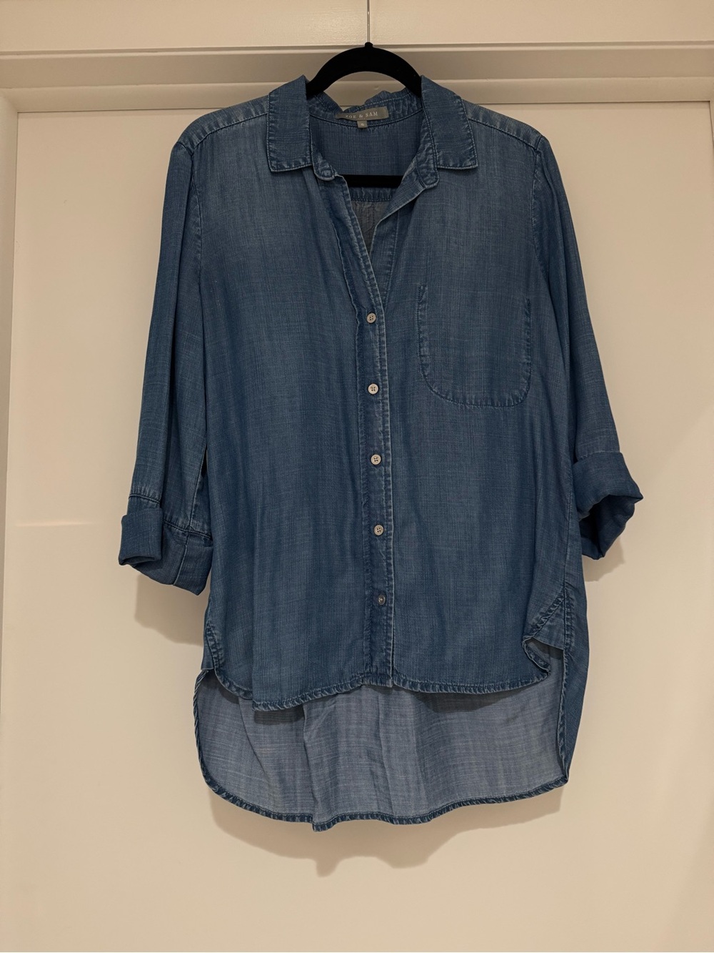 Zoe & Sam Lightweight Chambray Button-Up Shirt - Blue